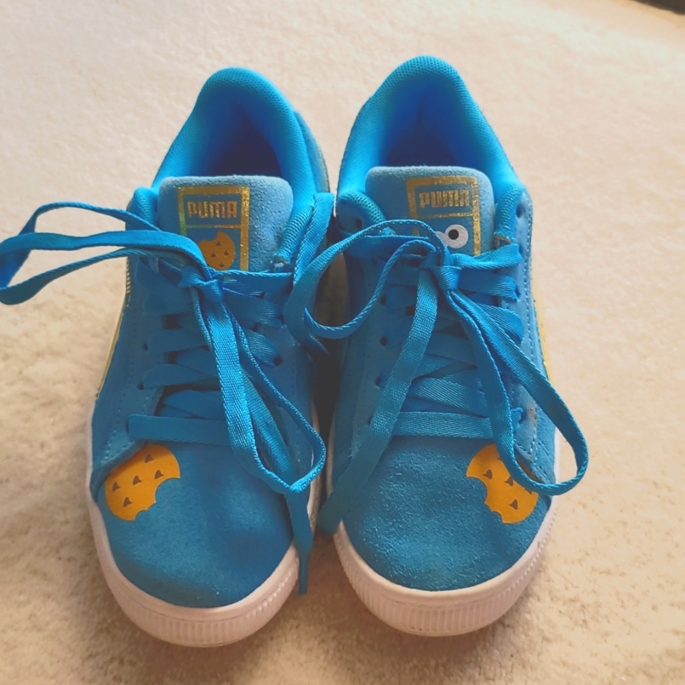 Rare suede Cookie monster Puma sz 2 Kids